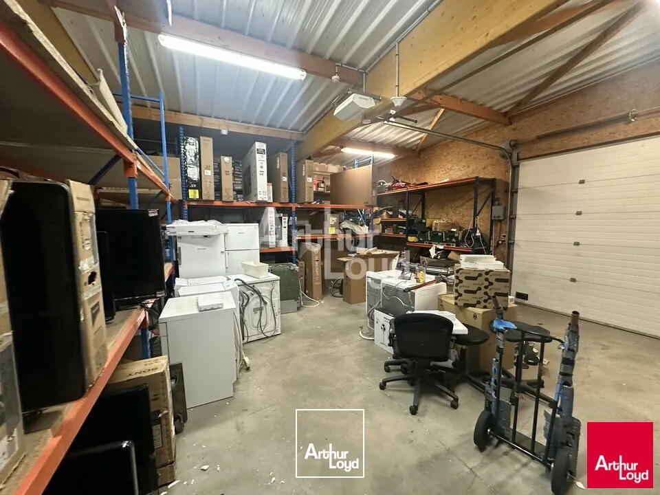 VITRE - LOCAL COMMERCIAL A LOUER - 600 M²