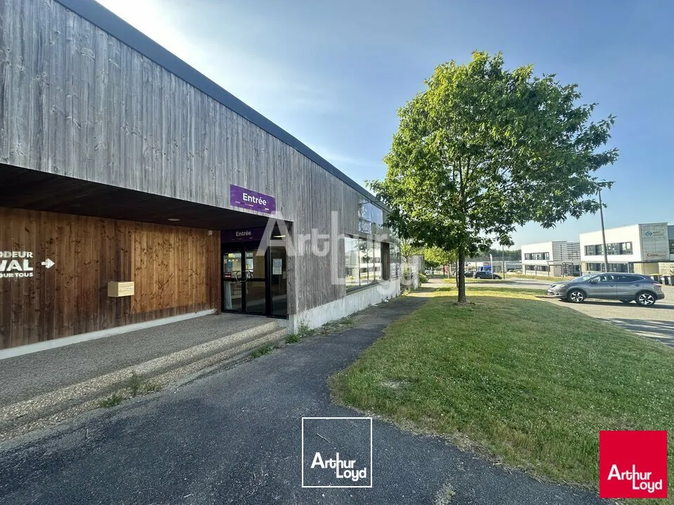 VITRE - LOCAL COMMERCIAL A VENDRE - 600 M²