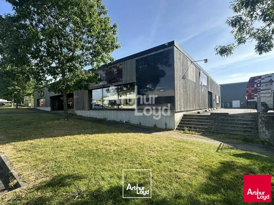 VITRE - LOCAL COMMERCIAL A VENDRE - 600 M²