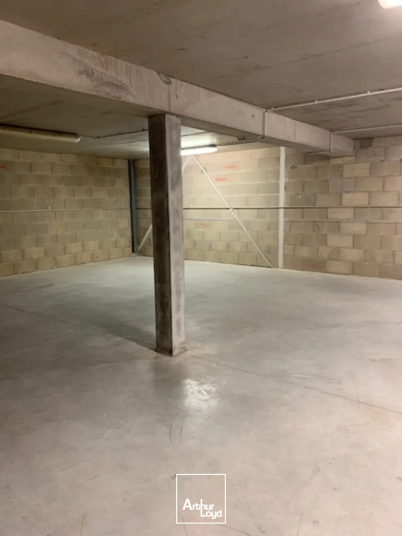 LOCAL ou Bureau - 430 m2 - A LOUER - VILLERS COTTERETS