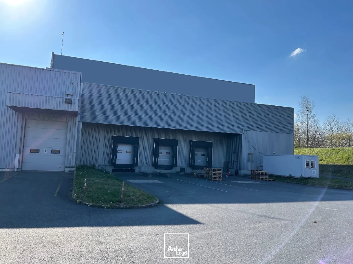 A VENDRE - SITE AGRO-ALIMENTAIRE - 3600 M2 - SAINT-QUENTIN