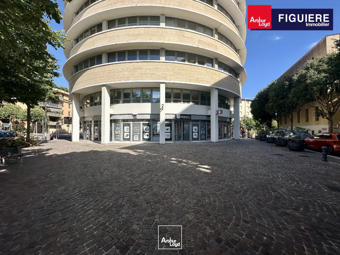 LOCAUX PROFESSIONNELS AIX CENTRE EN COURS DE RÉNOVATION