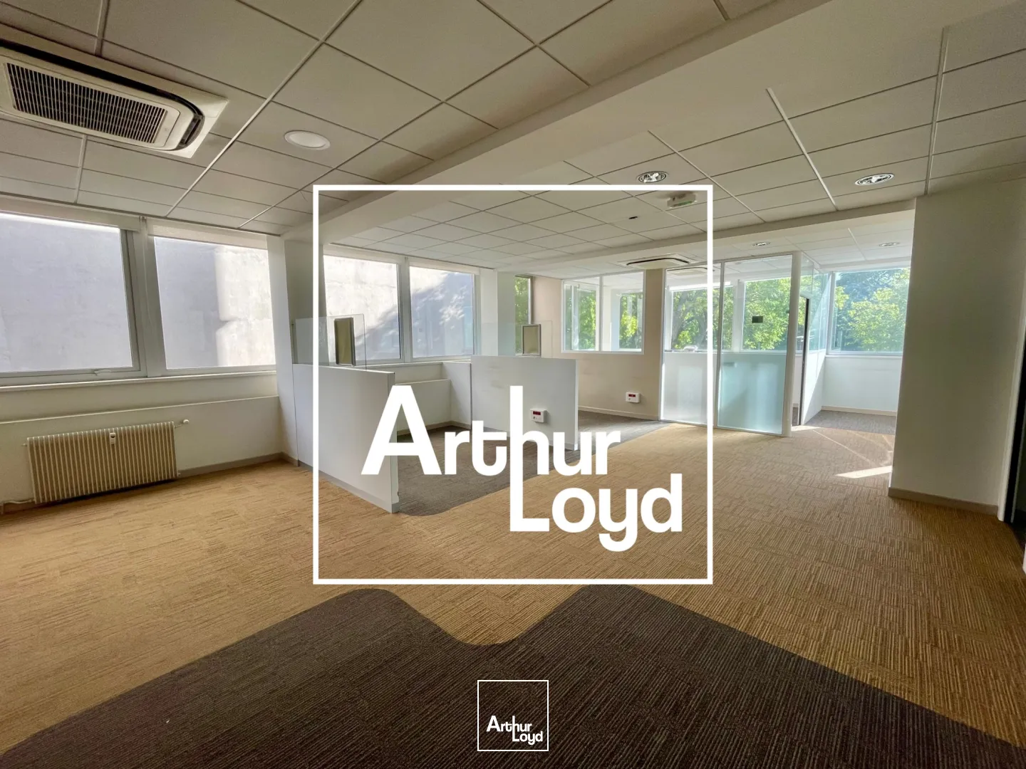 Bureaux disponibles à louer - Centre ville - entrée de ville - avec parking - Nîmes