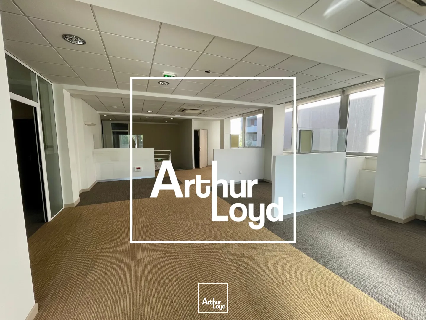 Bureaux disponibles à louer - Centre ville - entrée de ville - avec parking - Nîmes