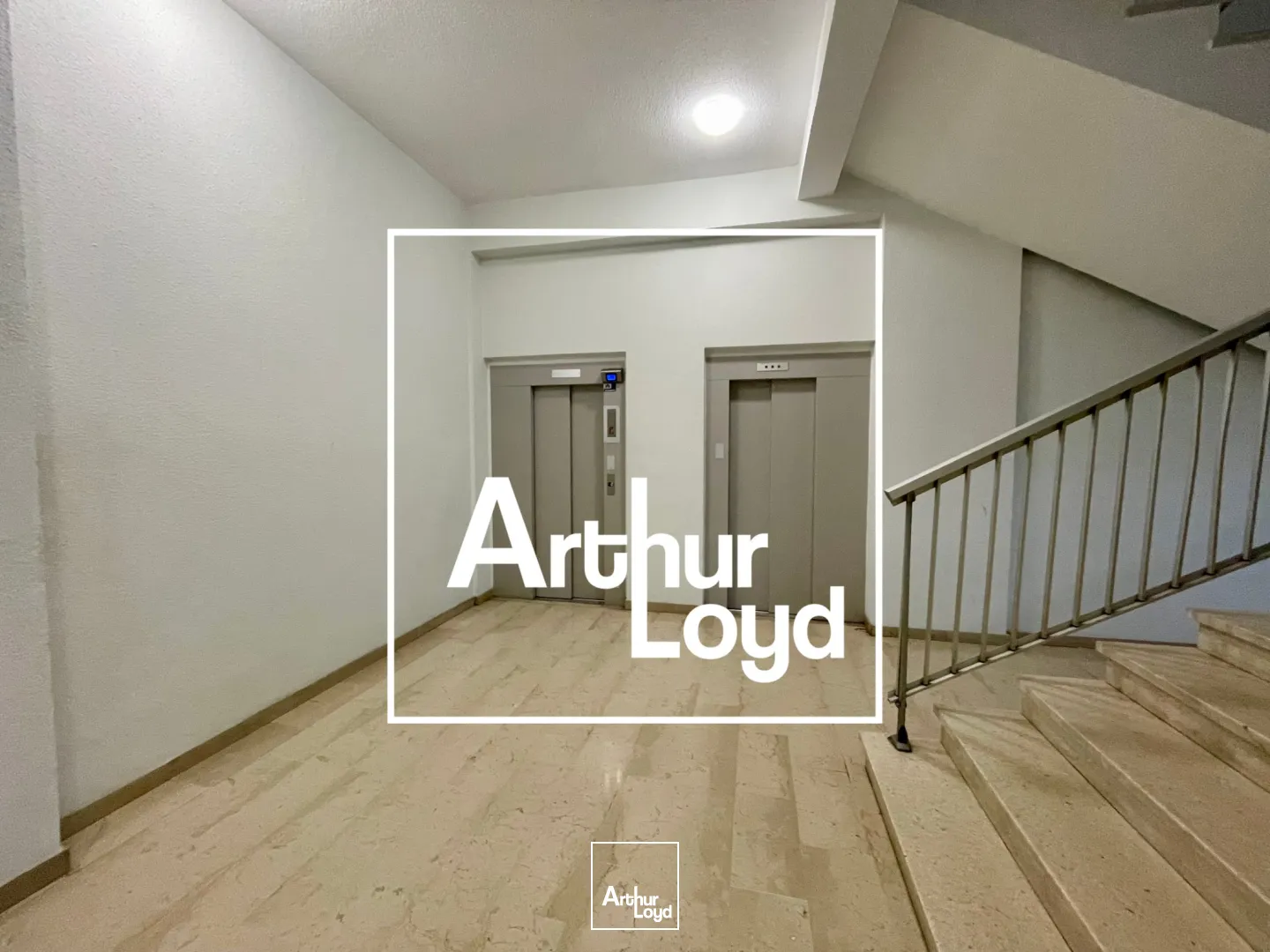 Bureaux disponibles à louer - Centre ville - entrée de ville - avec parking - Nîmes