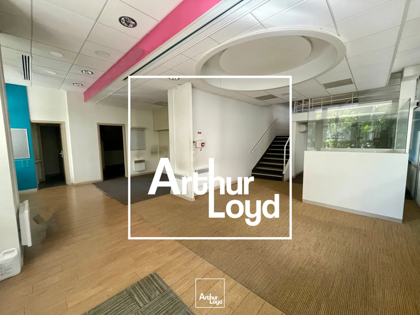 Bureaux disponibles à louer - Centre ville - entrée de ville - avec parking - Nîmes