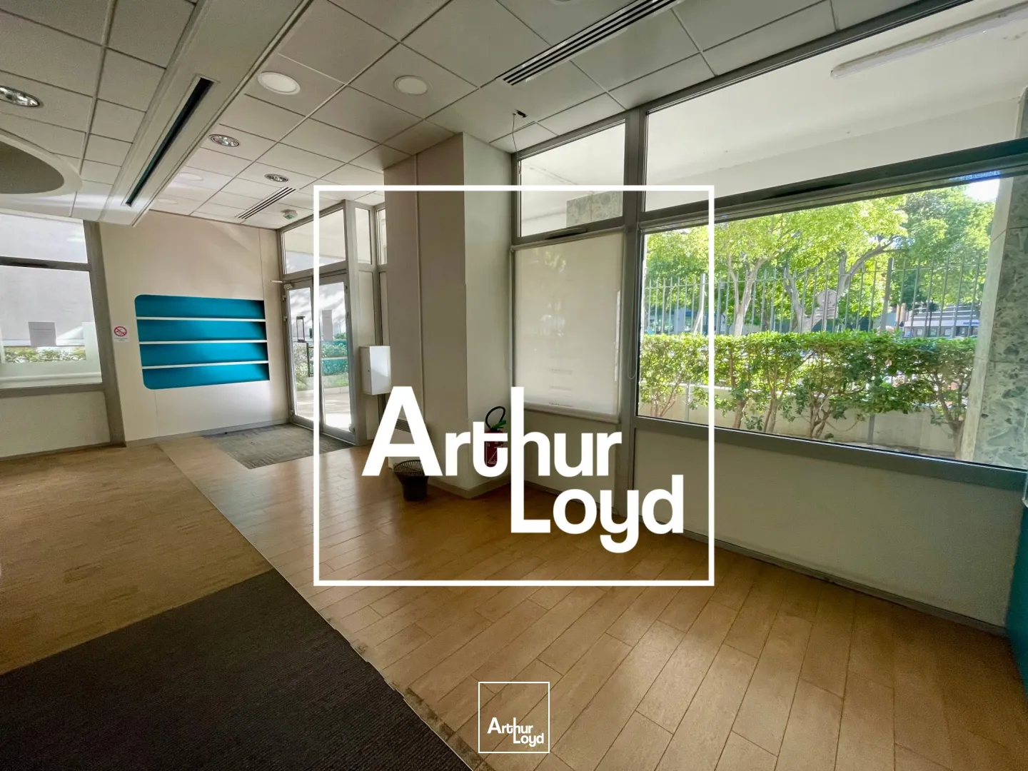 Bureaux disponibles à louer - Centre ville - entrée de ville - avec parking - Nîmes