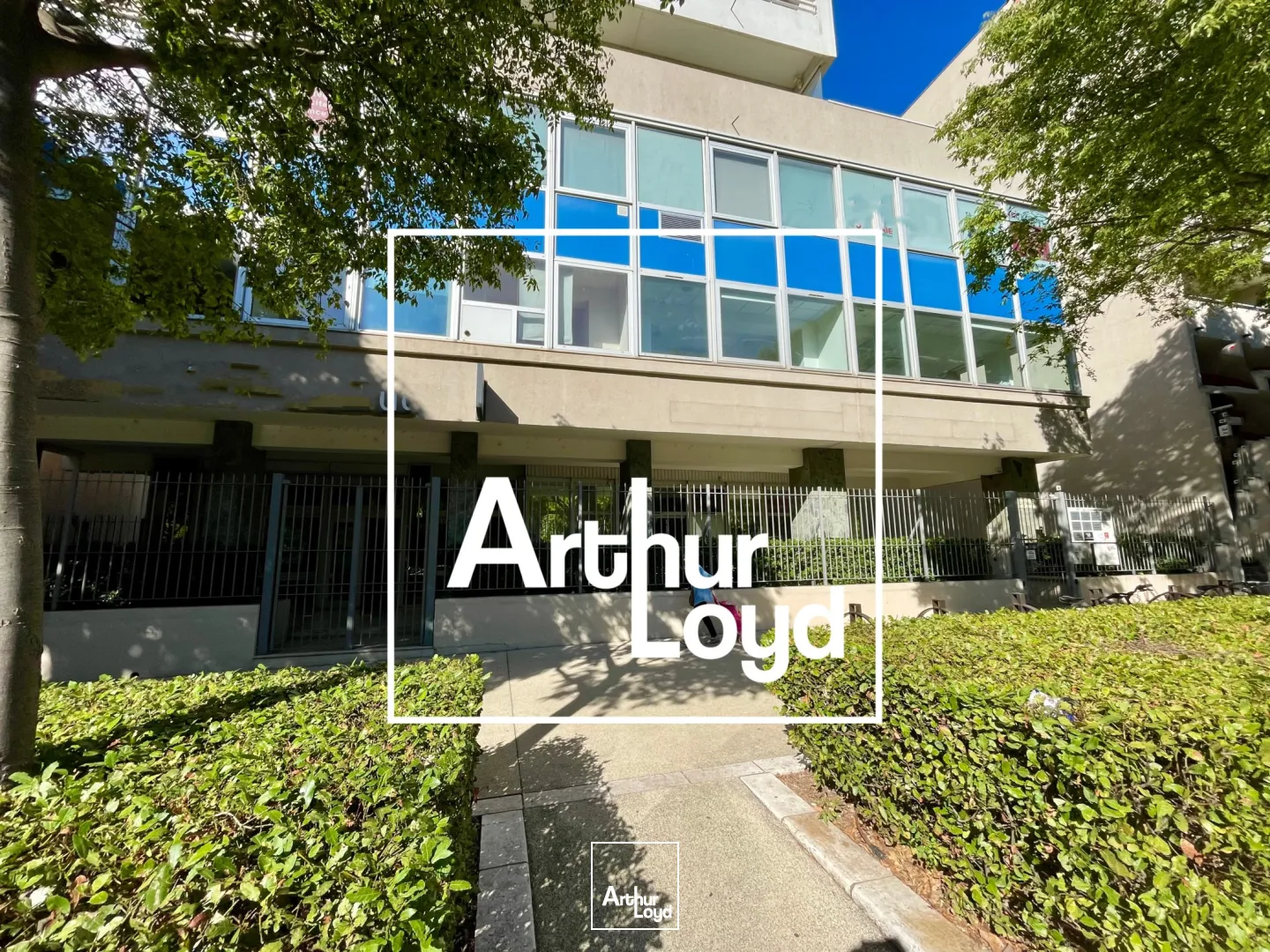 Bureaux disponibles à louer - Centre ville - entrée de ville - avec parking - Nîmes