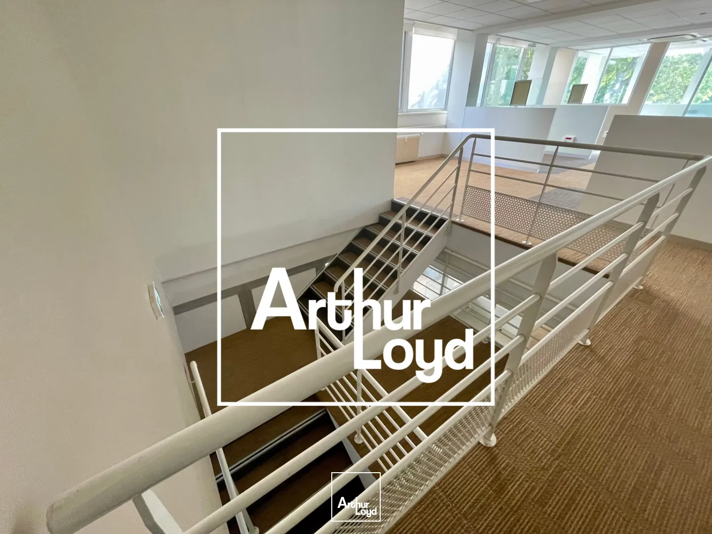 Bureaux disponibles à louer - Centre ville - entrée de ville - avec parking - Nîmes