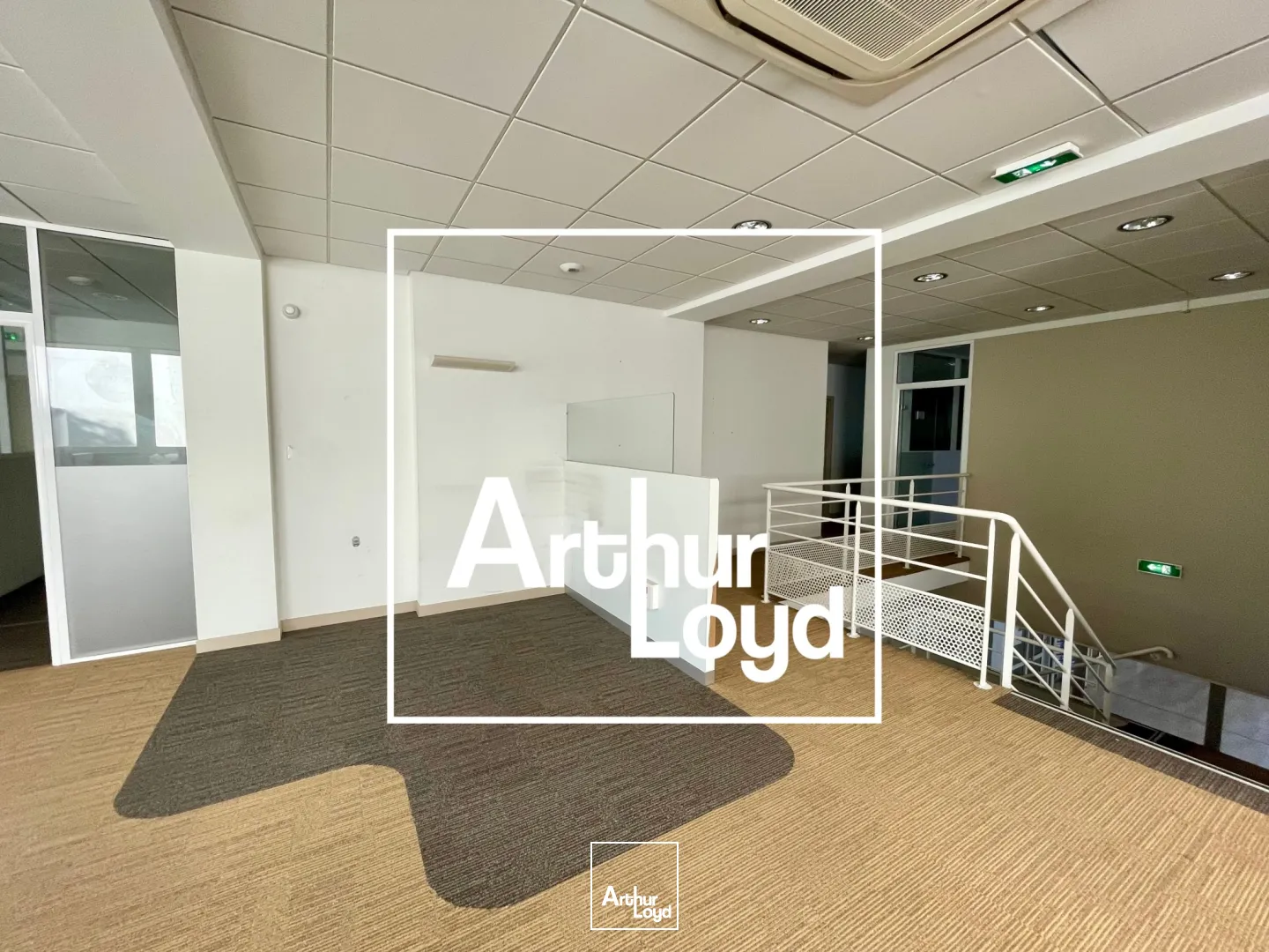 Bureaux disponibles à louer - Centre ville - entrée de ville - avec parking - Nîmes