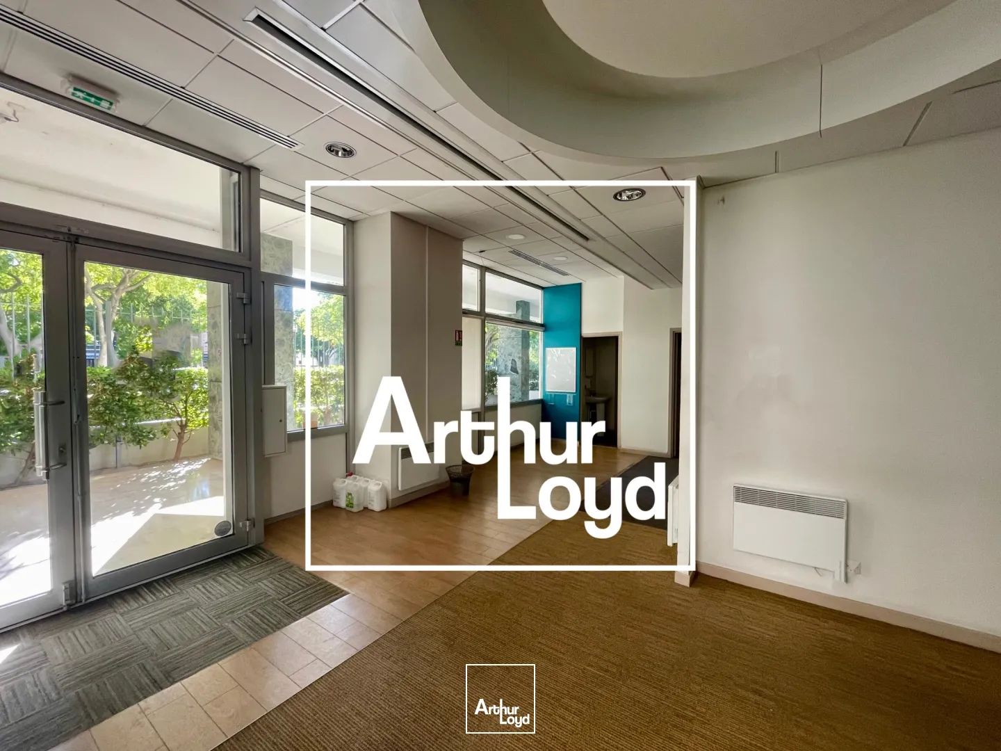 Bureaux disponibles à louer - Centre ville - entrée de ville - avec parking - Nîmes