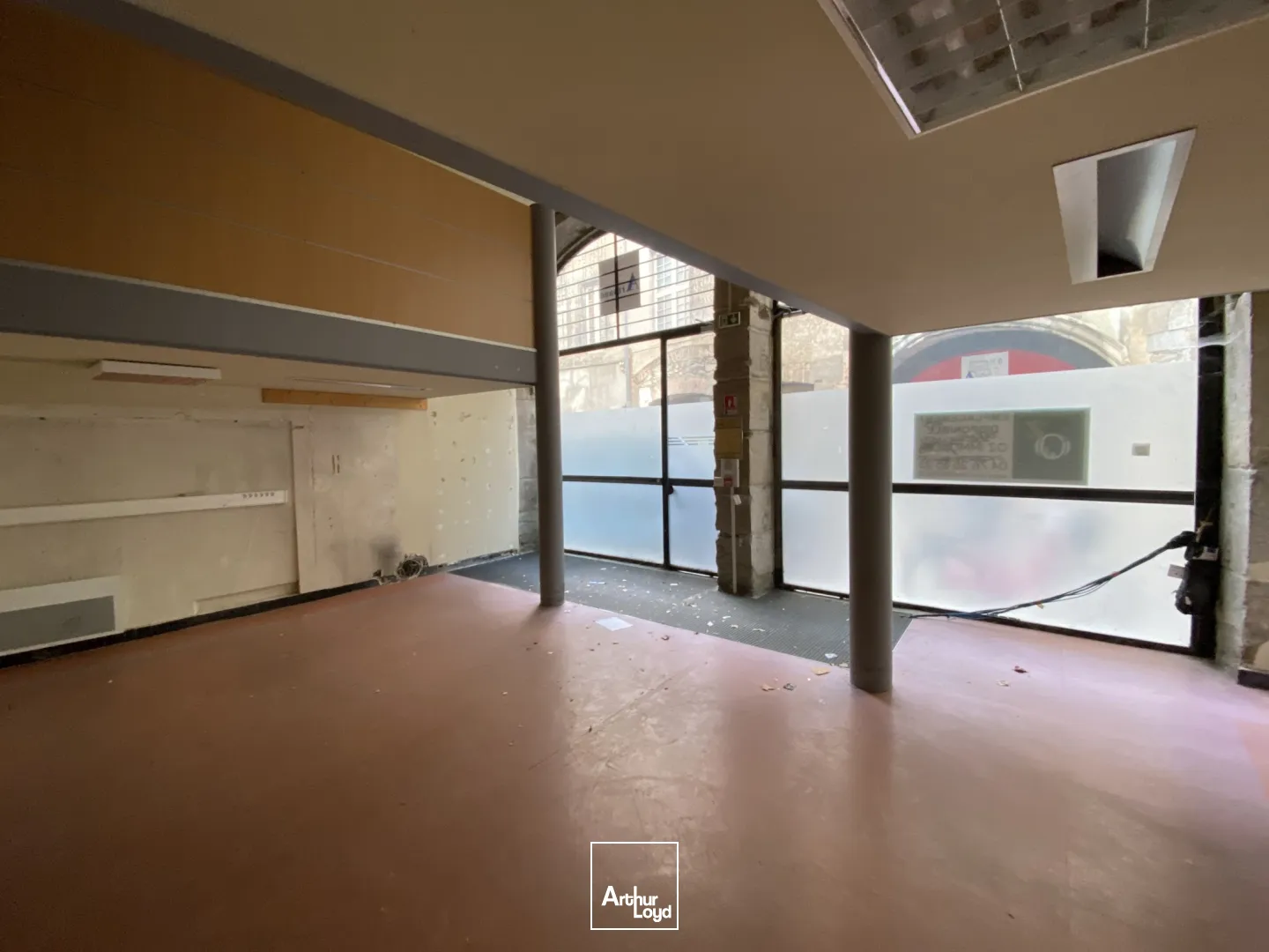 COMMERCE DE 90 m² A LOUER - GRENOBLE CENTRE VILLE