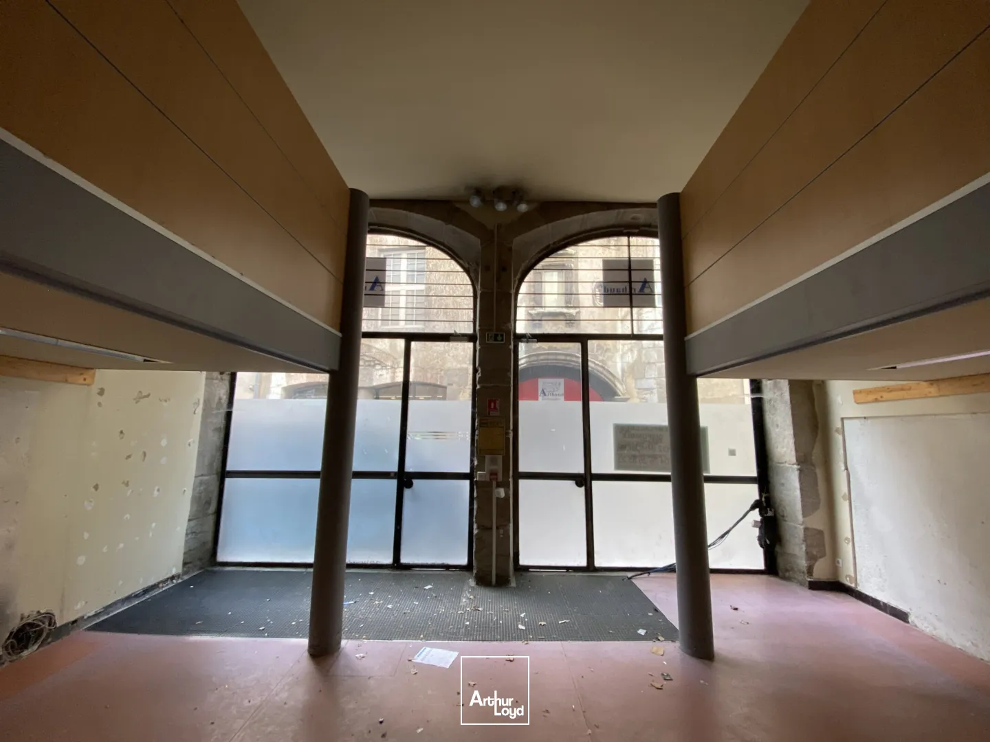 COMMERCE DE 90 m² A LOUER - GRENOBLE CENTRE VILLE