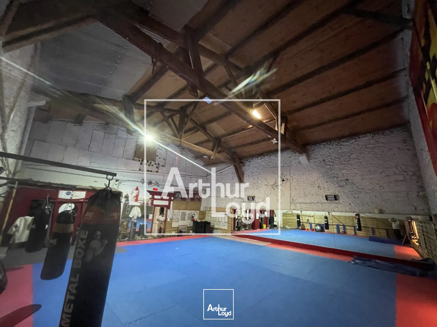 Local d'activité 307 m² à vendre - Centre de Sète, accessible et fonctionnel