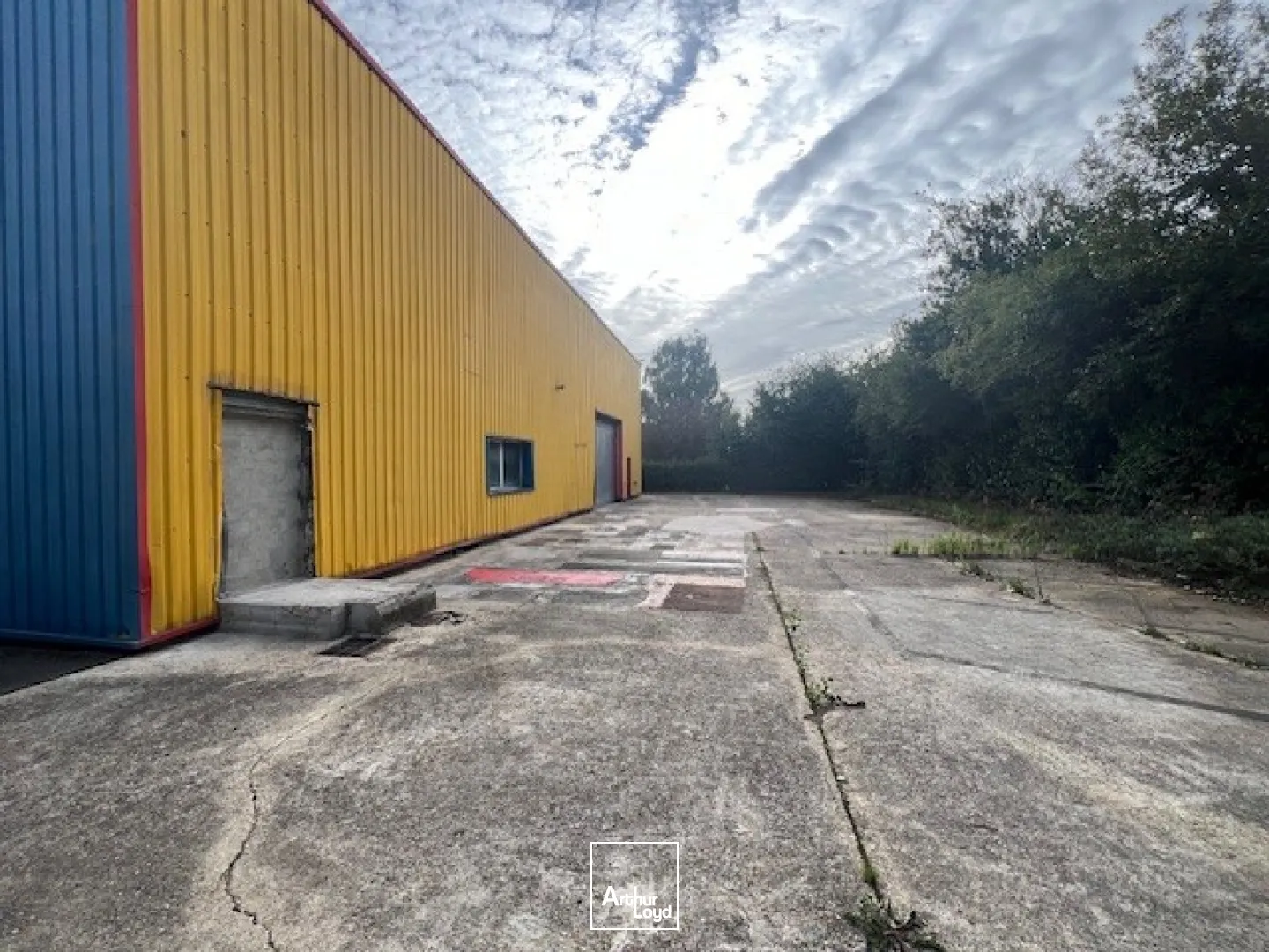 Entrepôts à louer à COIGNIERES 78310