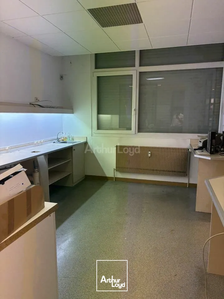 LOCAL COMMERCIAL à LOUER de 173 m²
