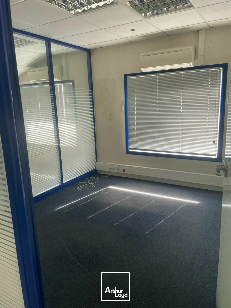 LOCAL - 110M² - LA ROCHE SUR YON 