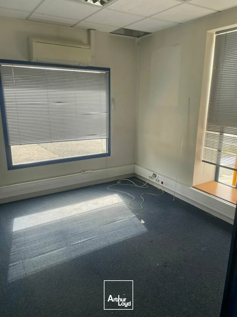 LOCAL - 110M² - LA ROCHE SUR YON 