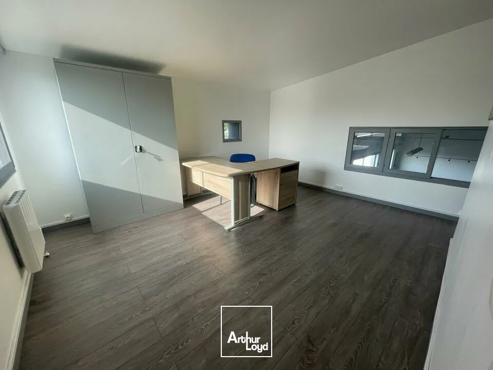 LOCATION  LOCAL COMMERCIAL DE 360 M²  JARD-SUR-MER 