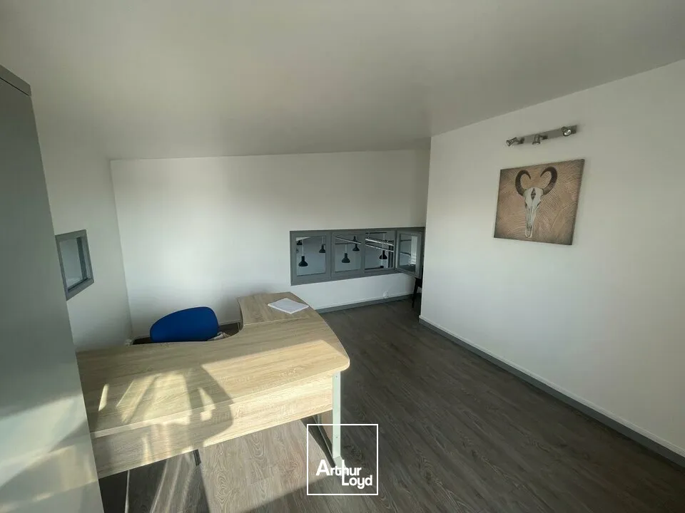 LOCATION  LOCAL COMMERCIAL DE 360 M²  JARD-SUR-MER 