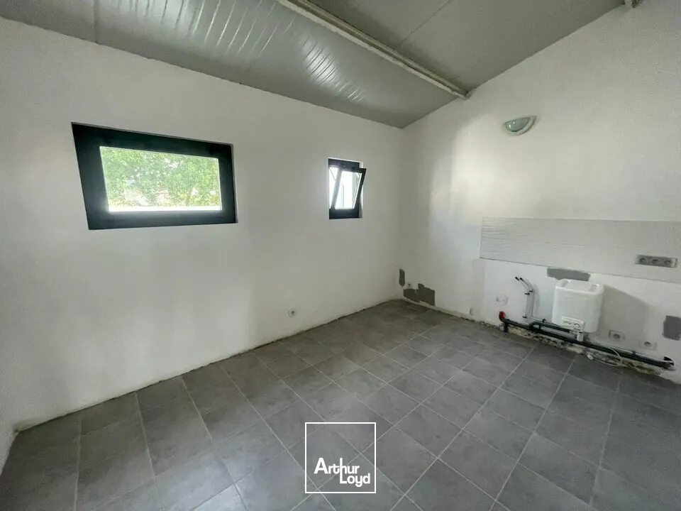 LOCATION  LOCAL COMMERCIAL DE 360 M²  JARD-SUR-MER 