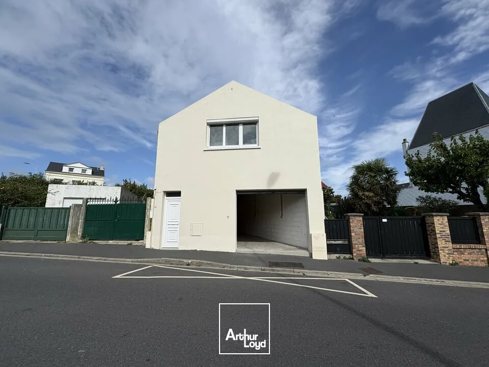 A VENDRE - MURS LIBRES - ATELIER DE 130 M2 + APPARTEMENT 