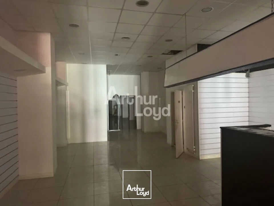 LOCAL COMMERCIAL RUE DE PARIS - MURS LIBRES 