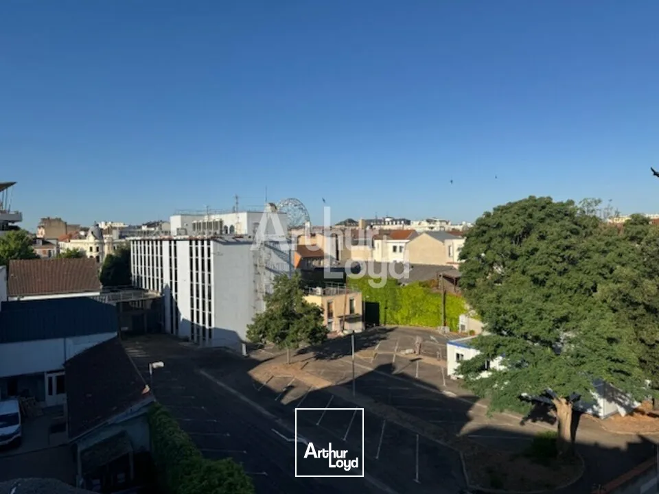 LOCAL COMMERCIAL RUE DE PARIS - MURS LIBRES 