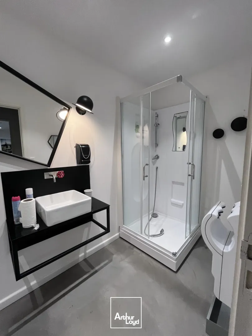 Bureaux à louer à MONT SAINT AIGNAN 76130