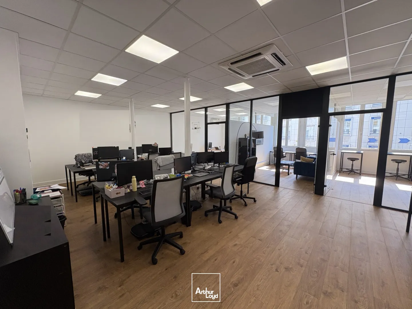 Locaux tertiaires rénovés - 190 m2 à louer en Hyper Centre proche Place du Martroi