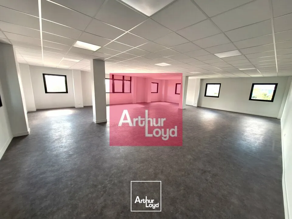 CLERMONT-FERRAND ZI BREZET A LOUER BUREAUX 128 M²