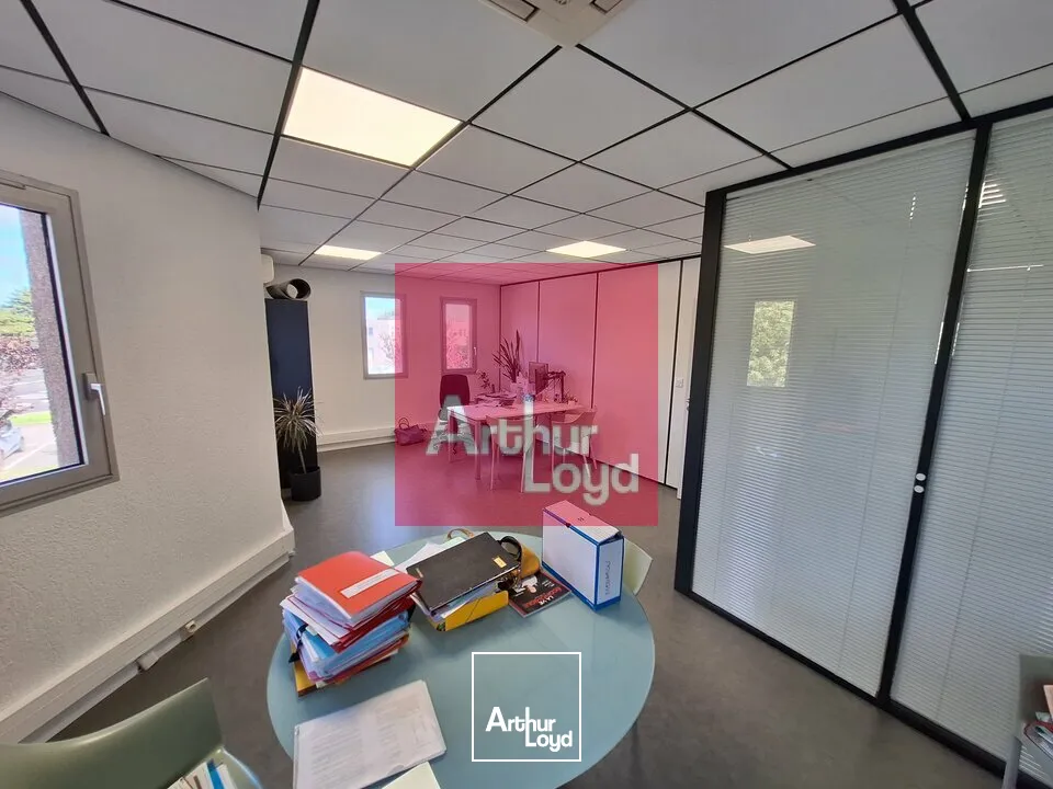 CLERMONT-FERRAND ZI BREZET A LOUER BUREAUX 130 M²