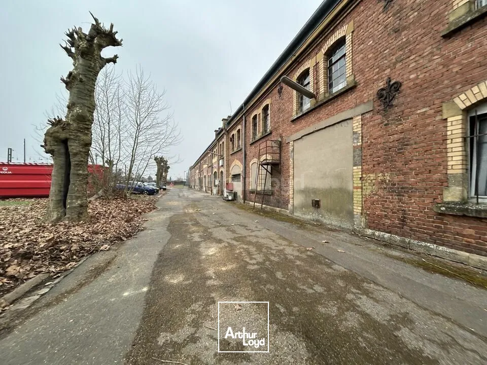 ENTREPOT - ATELIER à VENDRE de 6865 m²