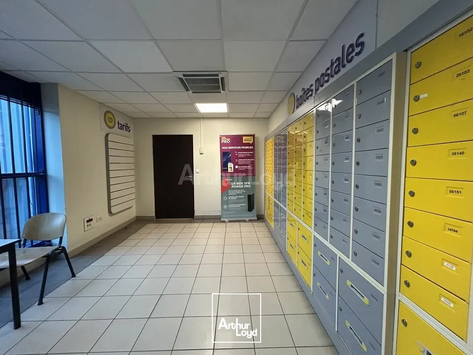 ENTREPOT - ATELIER à VENDRE de 6865 m²