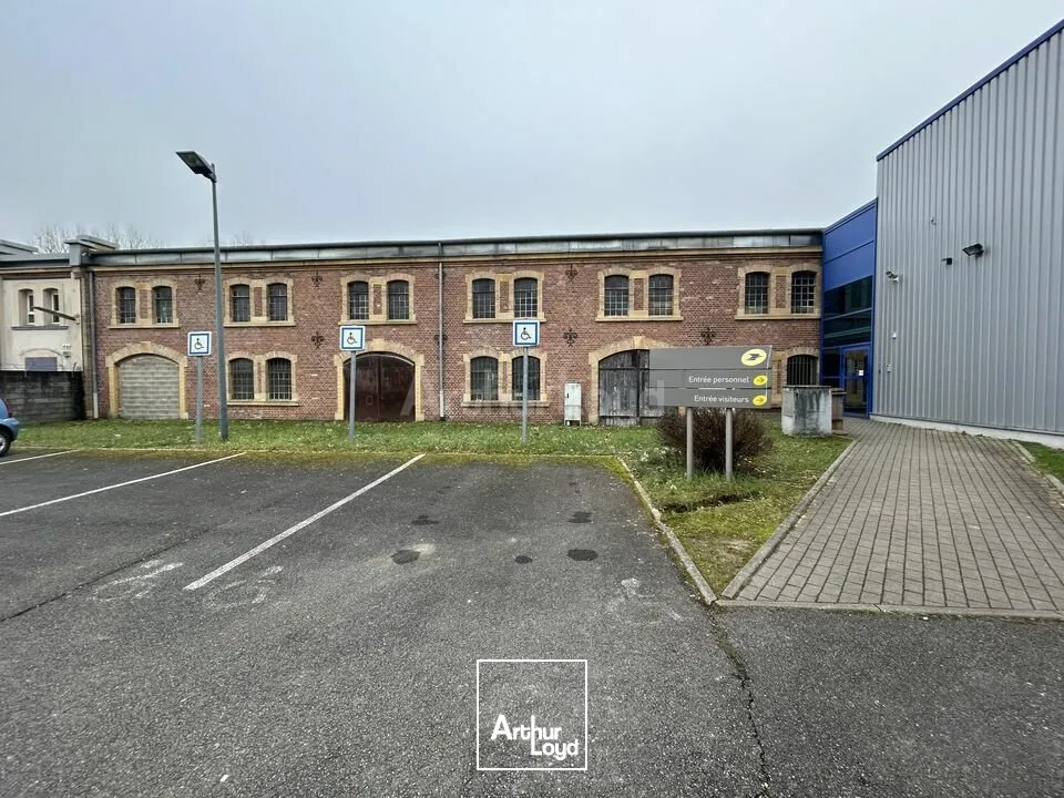 ENTREPOT - ATELIER à VENDRE de 6865 m²