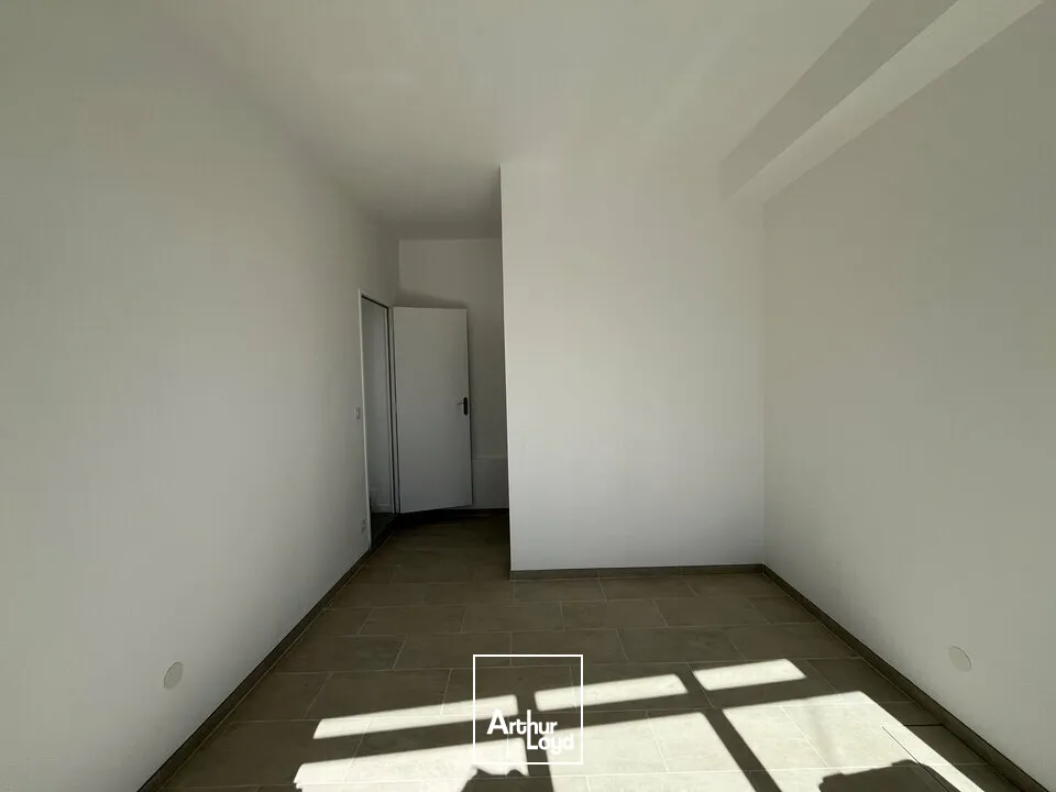 BUREAUX CLÉS EN MAIN AU CUR DE CHAMPDENIERS  IDÉAL PROFESSION LIBÉRALE !