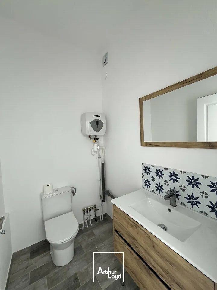 BUREAUX CLÉS EN MAIN AU CUR DE CHAMPDENIERS  IDÉAL PROFESSION LIBÉRALE !