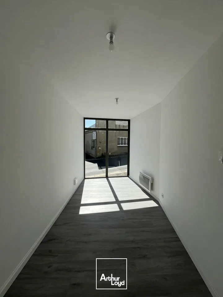 BUREAUX CLÉS EN MAIN AU CUR DE CHAMPDENIERS  IDÉAL PROFESSION LIBÉRALE !