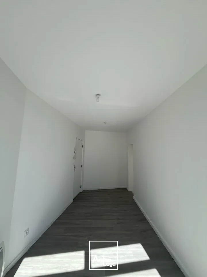 BUREAUX CLÉS EN MAIN AU CUR DE CHAMPDENIERS  IDÉAL PROFESSION LIBÉRALE !