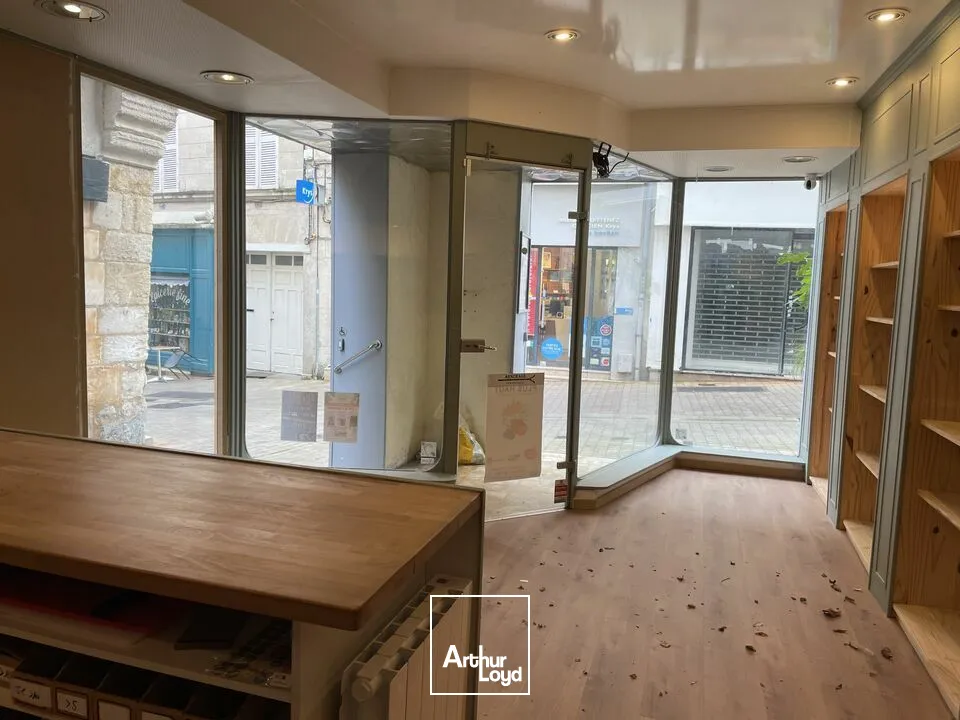 A louer local commercial Niort centre