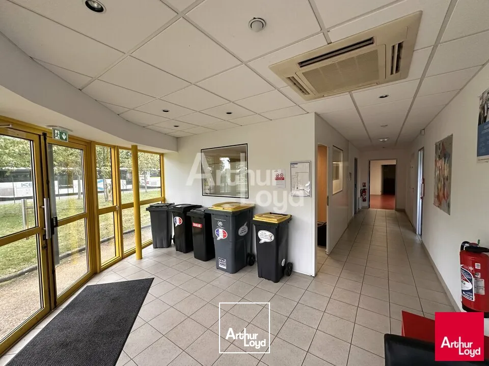 ST JEAN SUR VILAINE - LOCAL D'ACTIVITE A LOUER - 755 M²