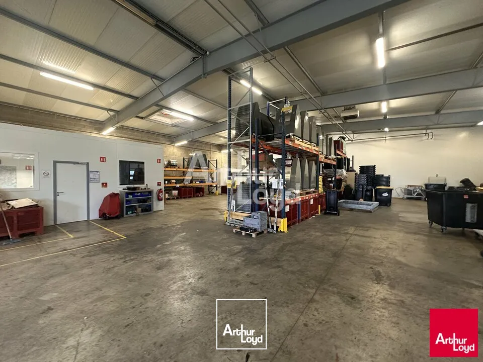 ST JEAN SUR VILAINE - LOCAL D'ACTIVITE A LOUER - 755 M²