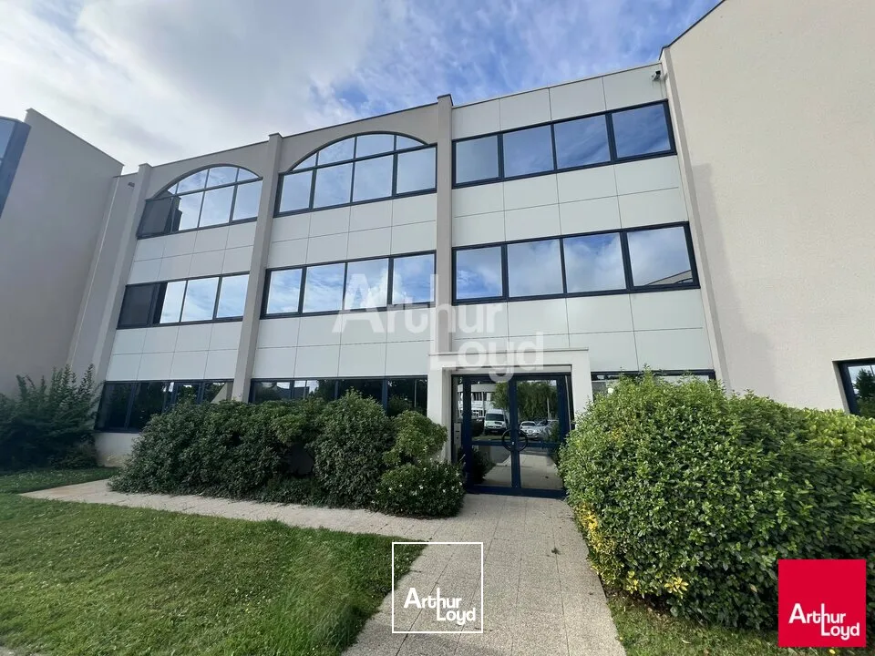 SAINT GREGOIRE - BUREAUX A LOUER - 109 M²