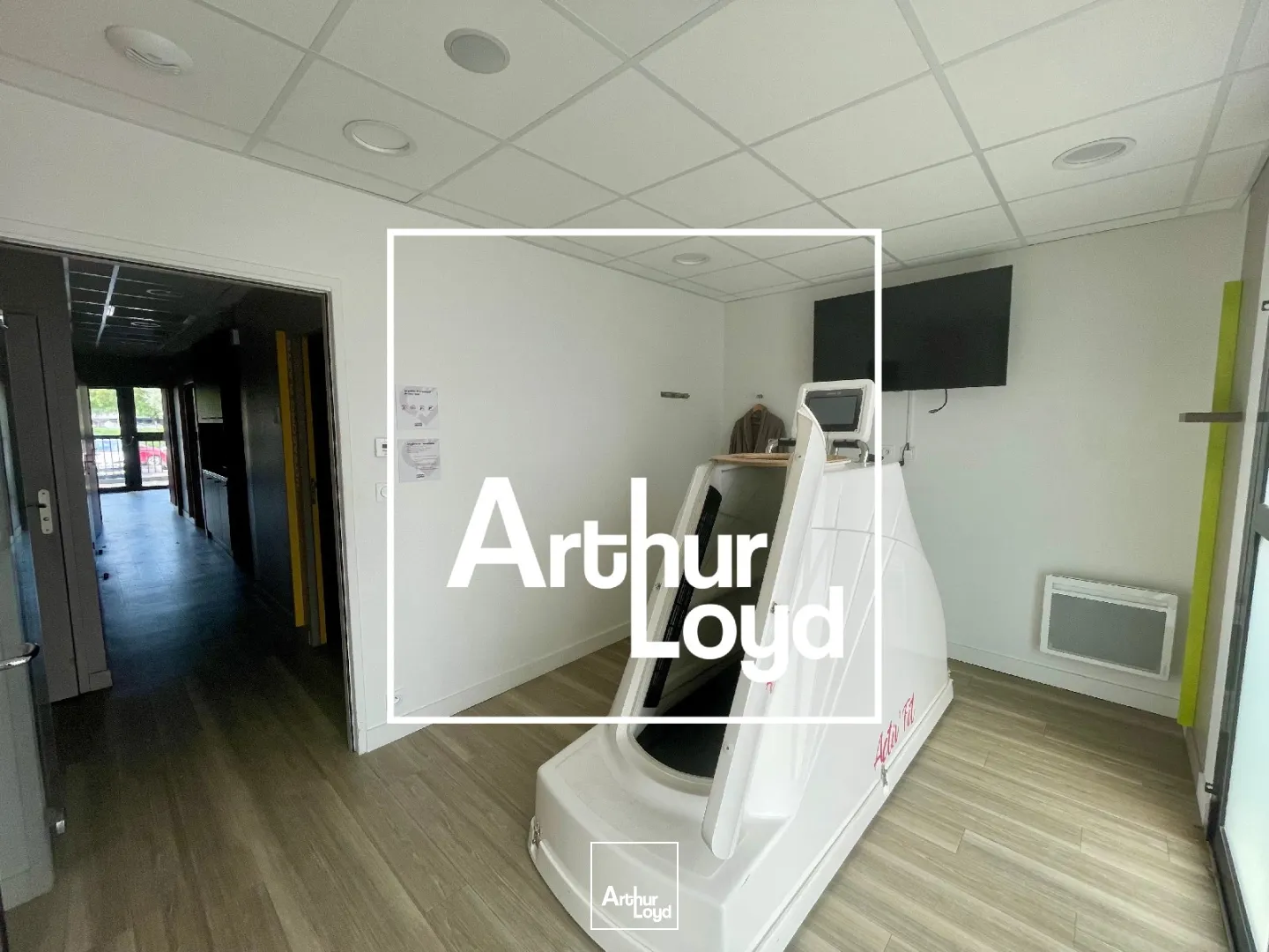 Au sein de l'ensemble immobilier NOVEO CENTER, 1ere ligne du boulevard Salavdore Allende à Nîmes.Proximité zone commerciale des 7 collines