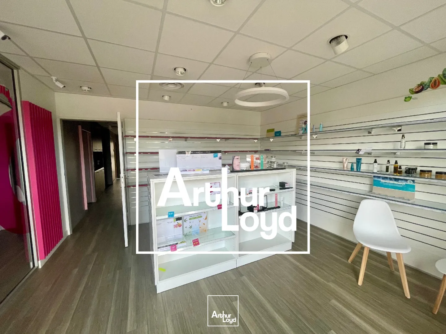 Au sein de l'ensemble immobilier NOVEO CENTER, 1ere ligne du boulevard Salavdore Allende à Nîmes.Proximité zone commerciale des 7 collines