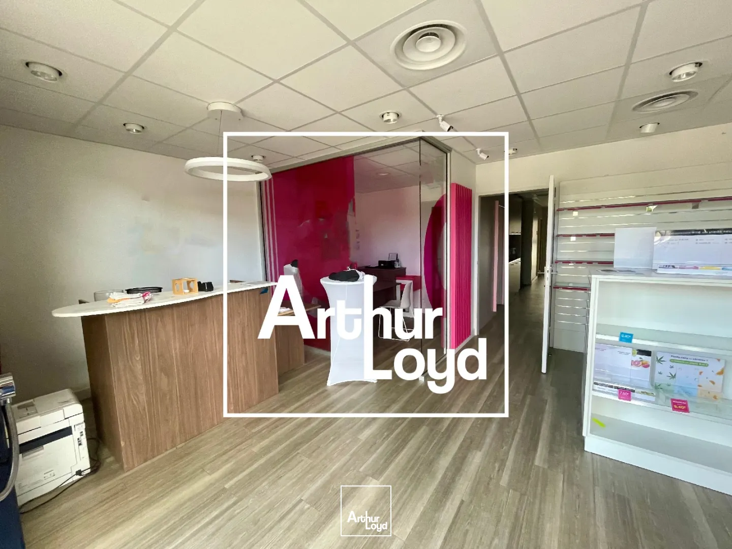 Au sein de l'ensemble immobilier NOVEO CENTER, 1ere ligne du boulevard Salavdore Allende à Nîmes.Proximité zone commerciale des 7 collines