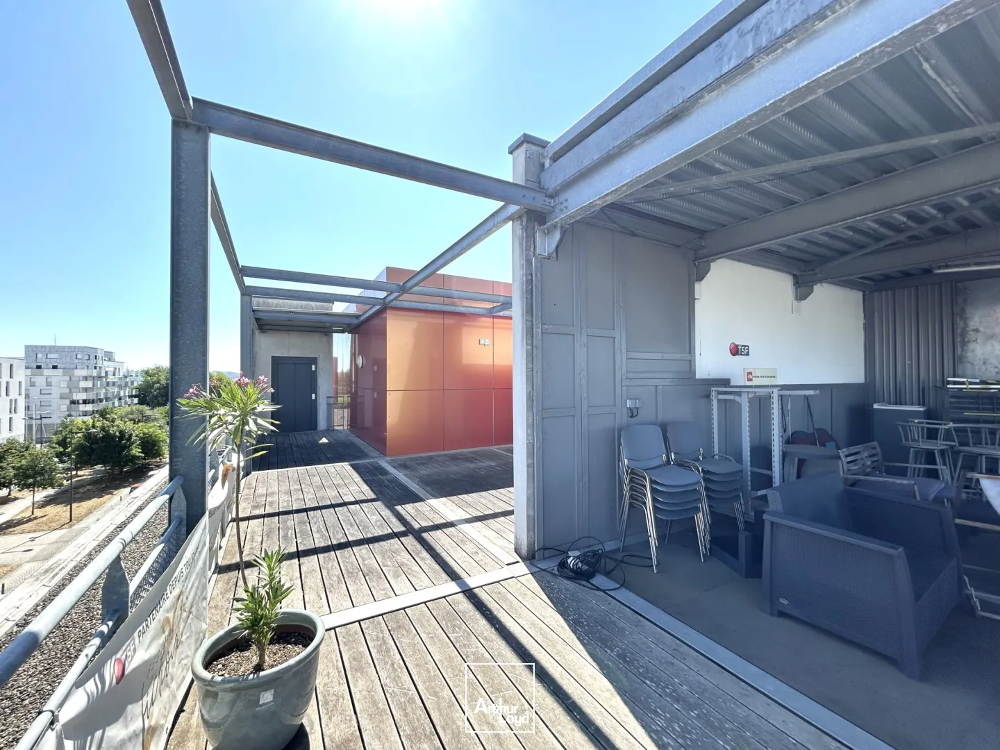 EXCLUSIVITÉ - Bâtiment mixte activités/bureaux à vendre de 1 186 m² environ - Bègles 