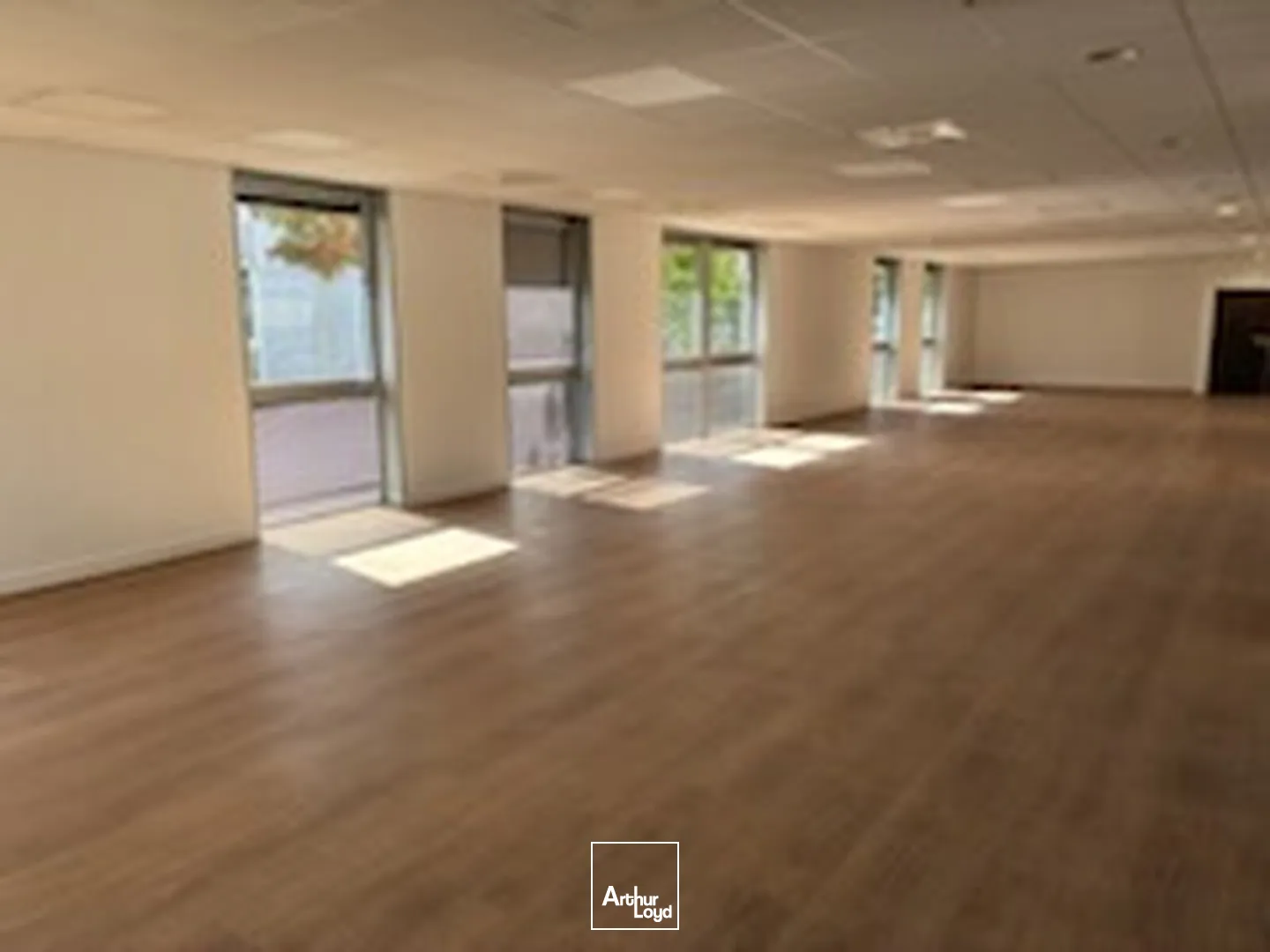 Zone de la Pilaterie - HUB DE MARCQ - Bureaux à Louer - Avec Parkings