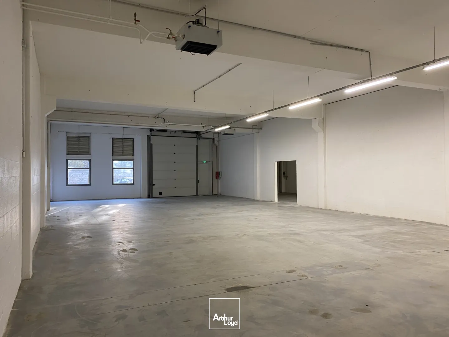 Nanterre Seine - Locaux d'activité fonctionnels à louer - Accès rapide A86