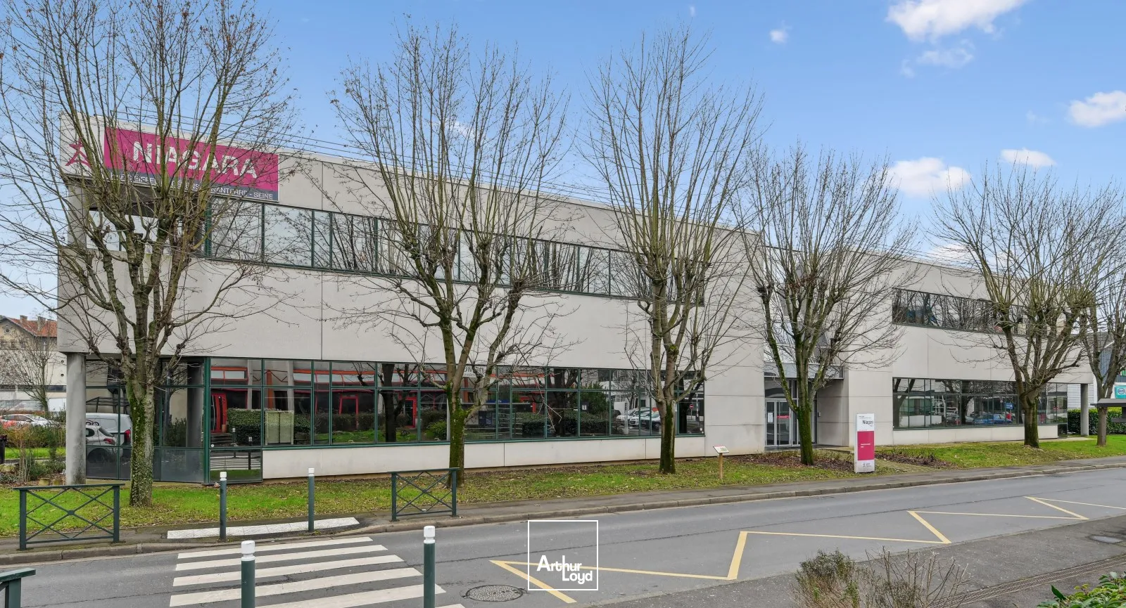 Parc Nanterre-Seine - Bureaux et activité à louer à proximité du RER A - Nombreux services sur site